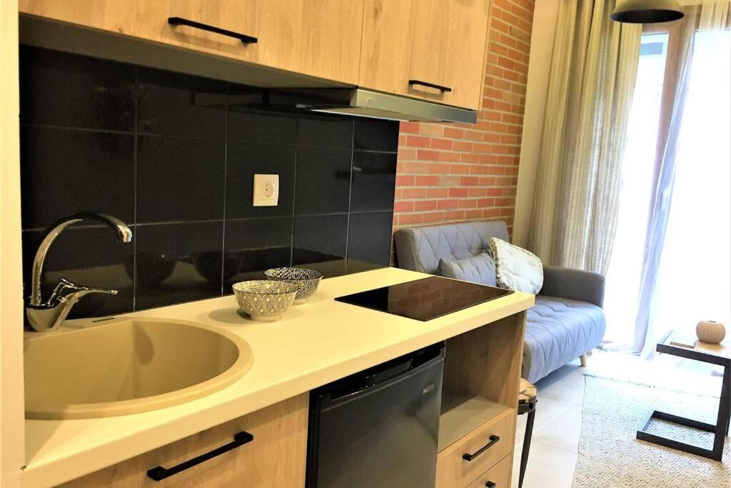 Cosy Industrial Style Little Home Just 5Minutes From Waterfront Thessaloníki Luaran gambar